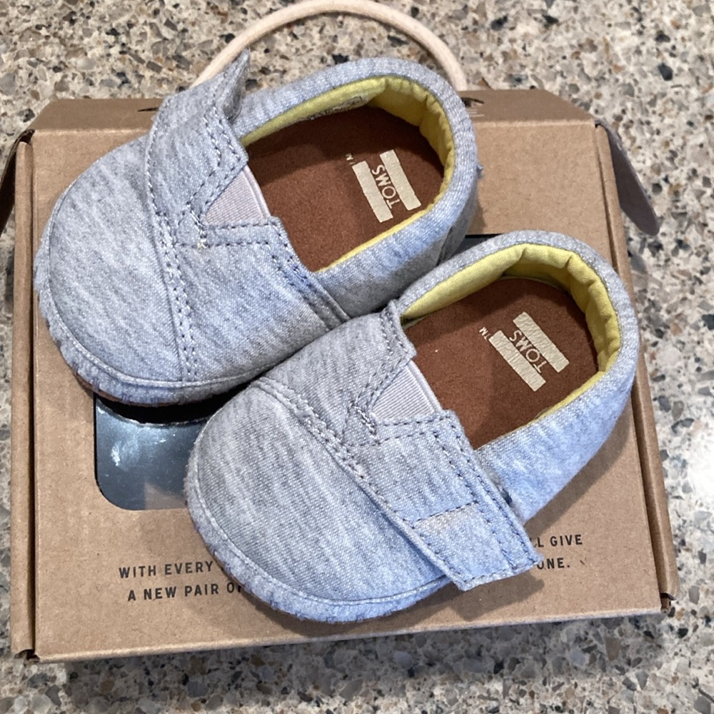 Size 2 Tiny TOMS Crib Alpargata in Grey Jersey - Picture 7 of 9